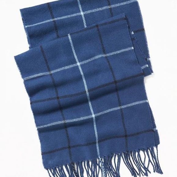 Old Navy Patterned Flannel Scarf for Men - Picture 2 of 2
